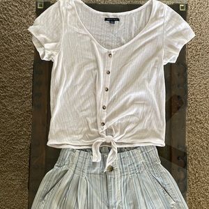 American Eagle Bundle - 2 Cropped Tops - Size M & 2 Jean Shorts - Size 4